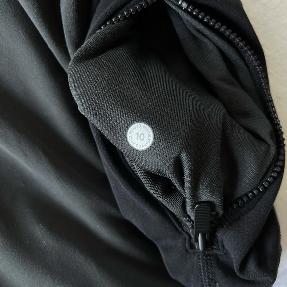 Lululemon shape jacket size 10 - Picture 4 of 4